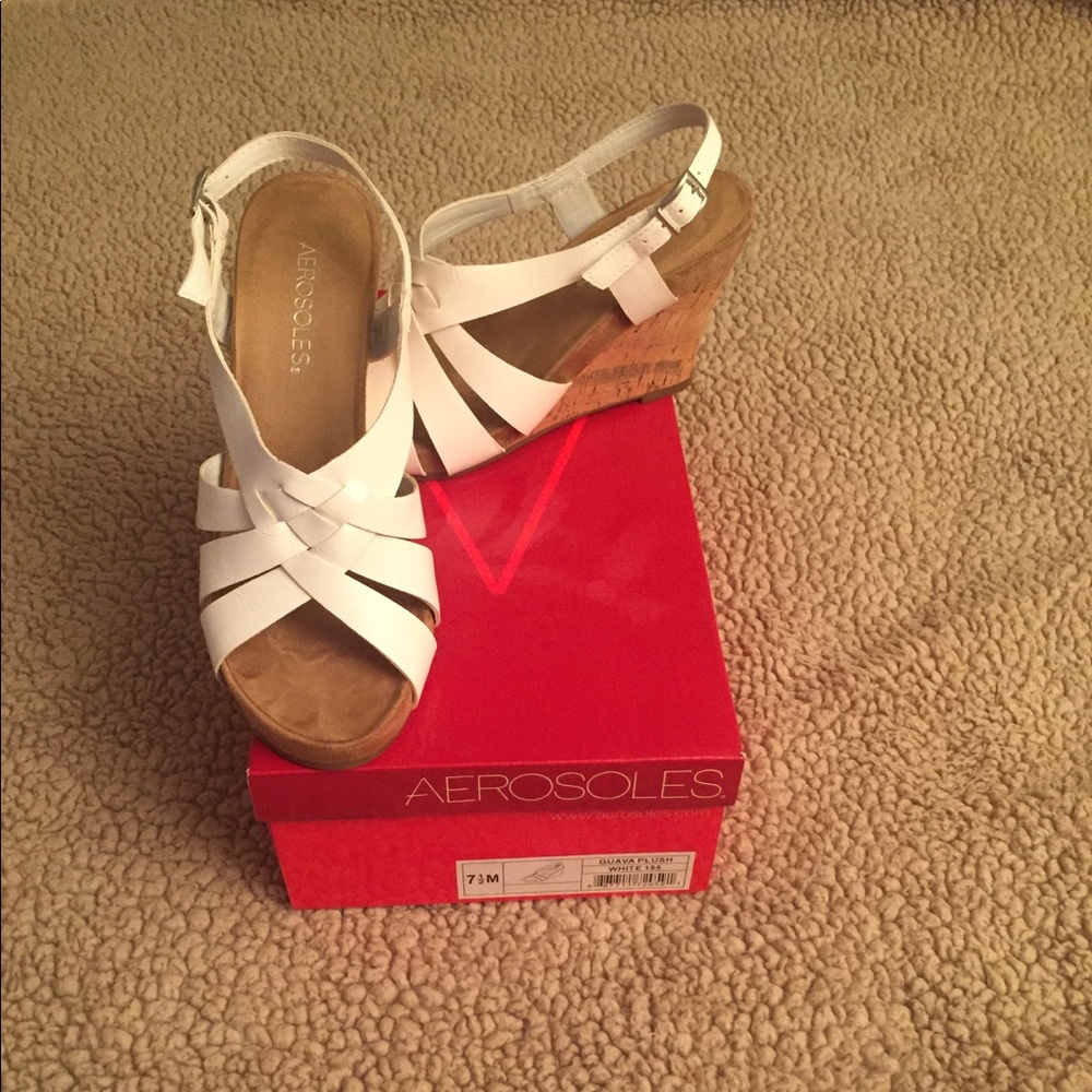 White Aerosole wedges